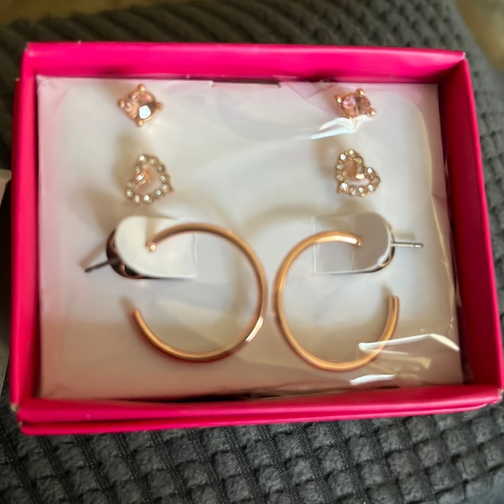 Love Life Faith Earring Pack Heart Three sets of earrings. New in Box